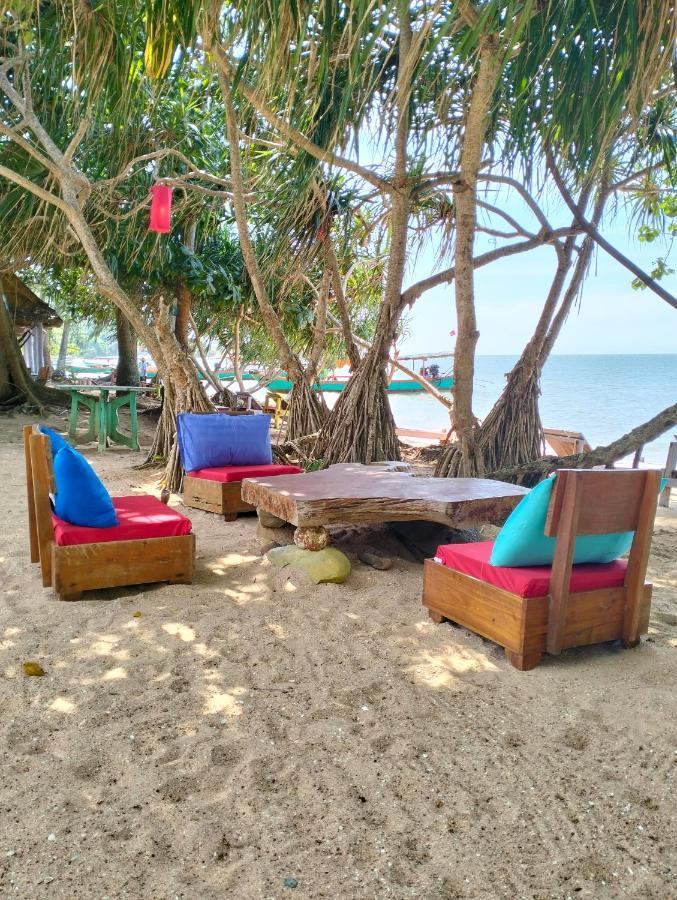 Fat Rabbit Beach Resort Kep Exterior photo