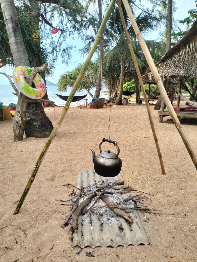 Fat Rabbit Beach Resort Kep Exterior photo